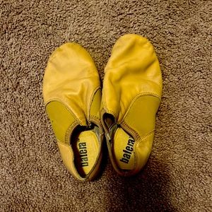 Balera girls tan jazz shoes, size 3.5
